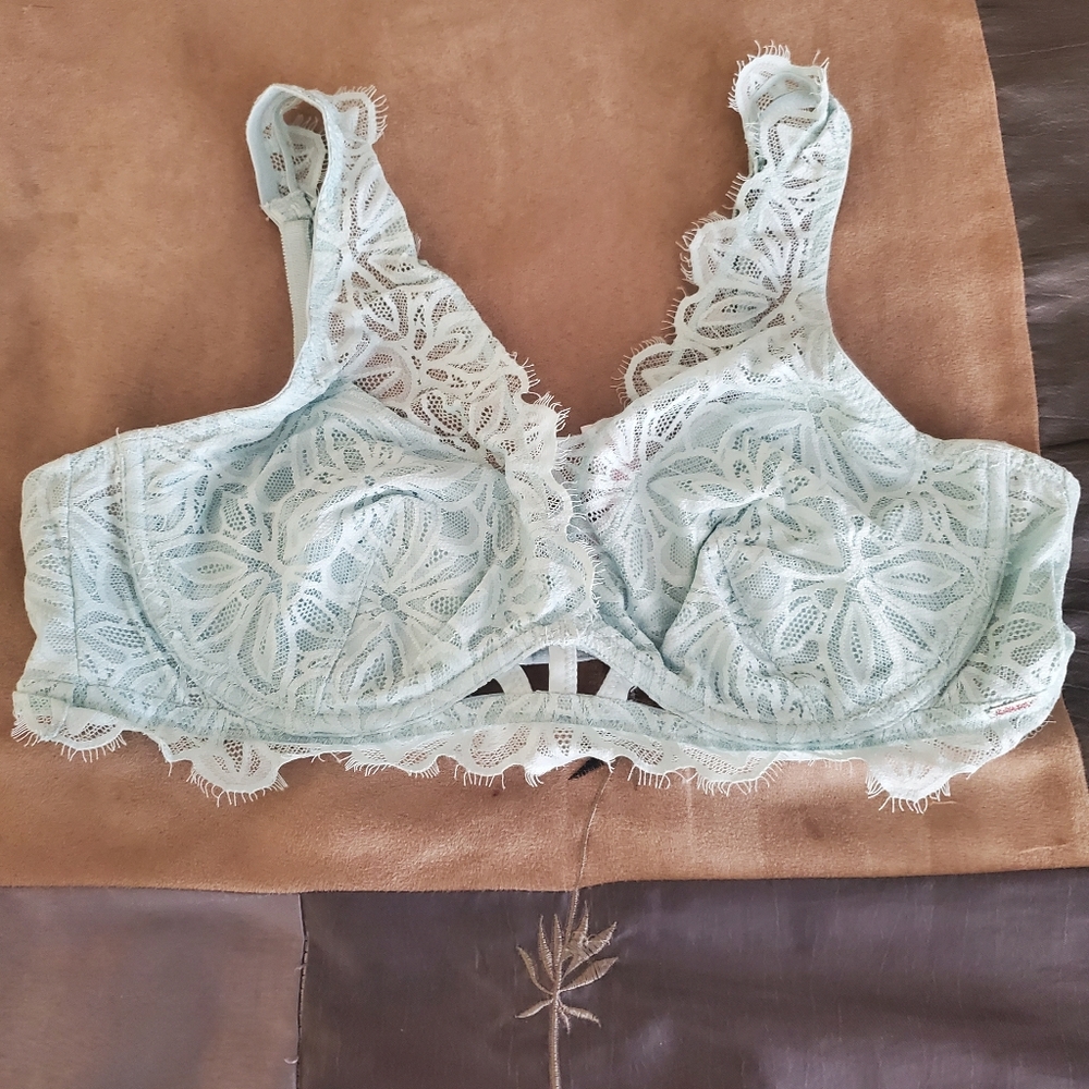 Pink Victoria's Secret Underwire Bra Size Large